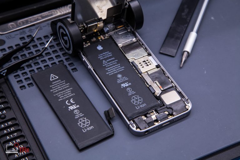 iPhone battery replacement in Oxford