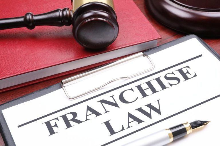 When to Consult a Franchise Lawyer: Top Signs You Need Assistance