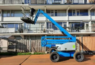 mast boom lifts manufacturer